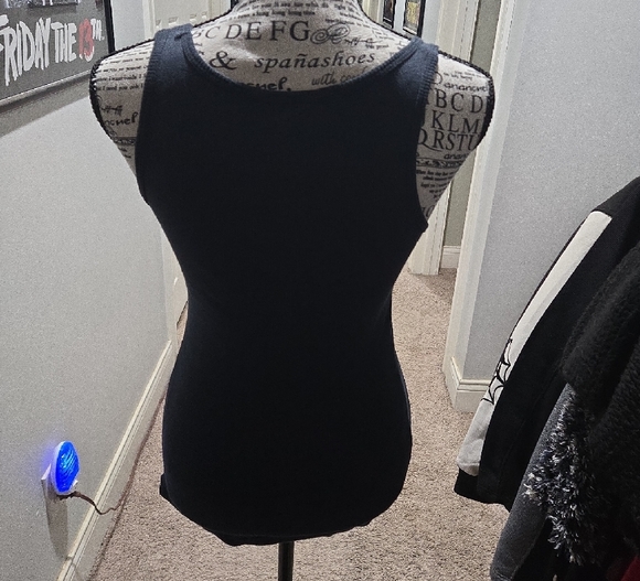 Black Fitted Graphic Sleeveless Tank Top - Picture 2 of 4